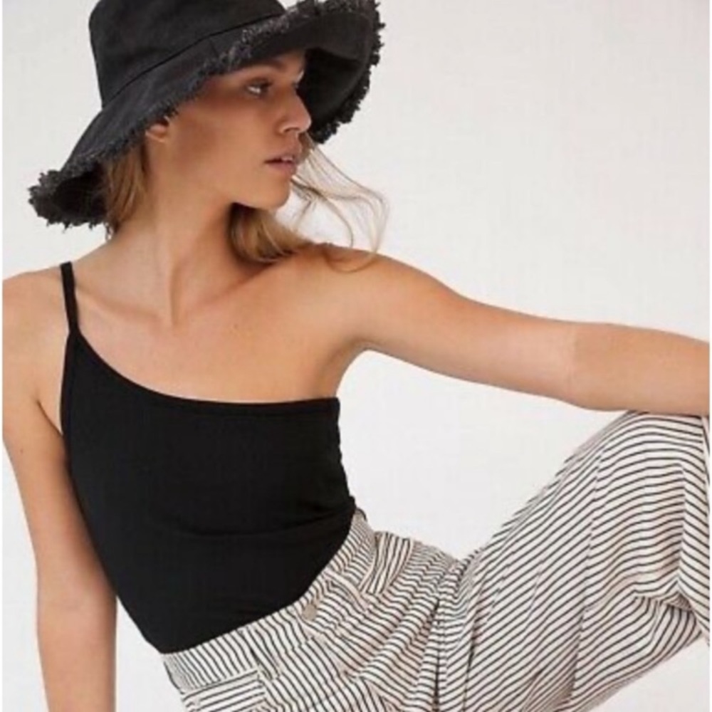 Anthropologie NIA Newton One-Shoulder Ribbed Top Black Size M